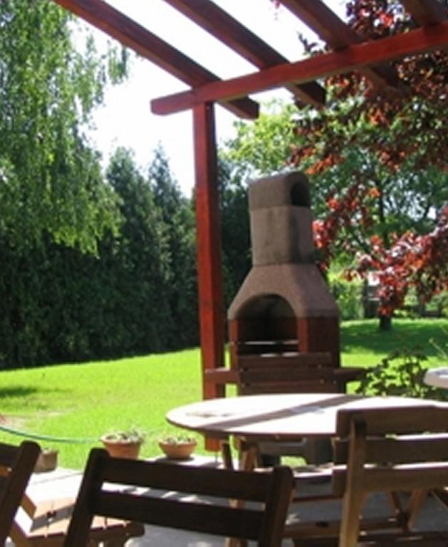 Ilona Apartmanhaz Komarom Luaran gambar