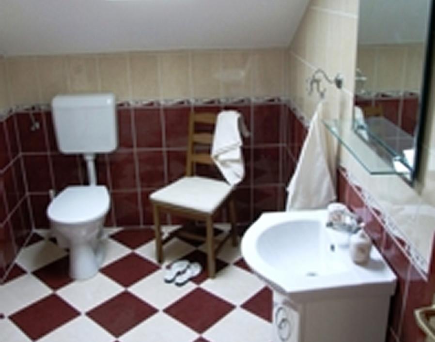 Ilona Apartmanhaz Komarom Luaran gambar