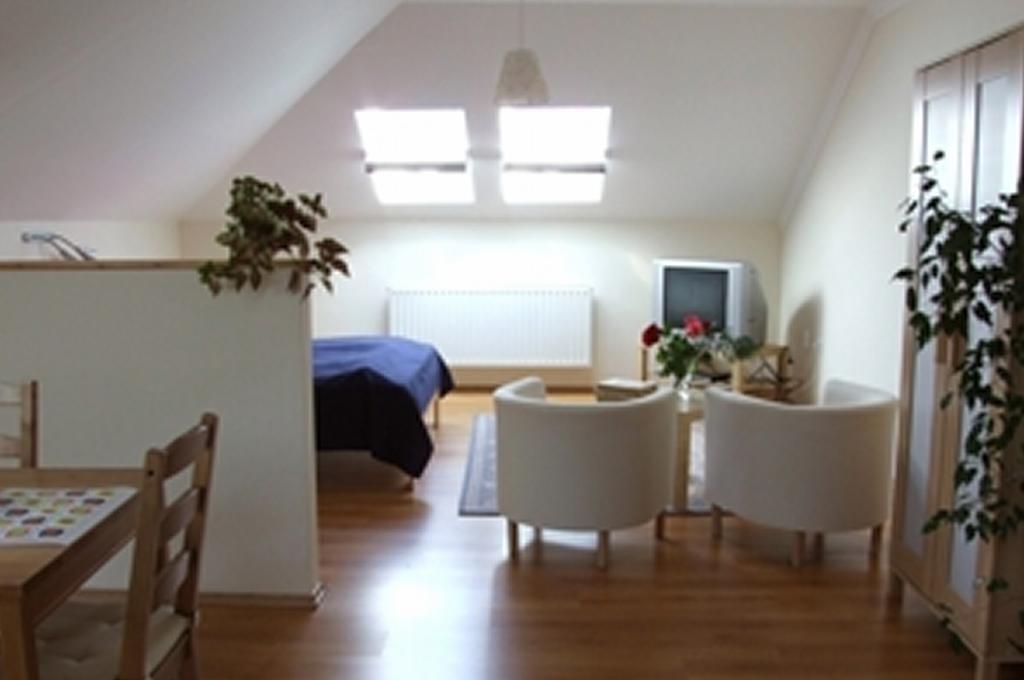 Ilona Apartmanhaz Komarom Luaran gambar