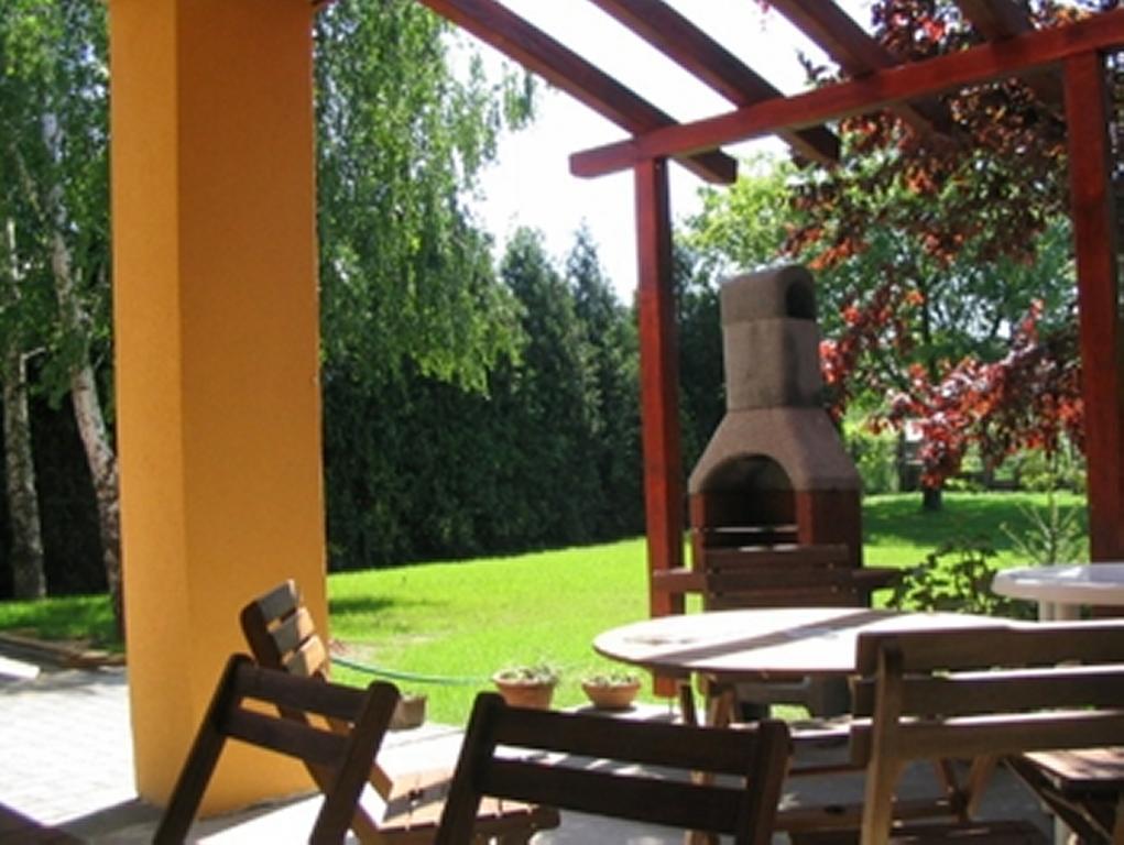 Ilona Apartmanhaz Komarom Luaran gambar