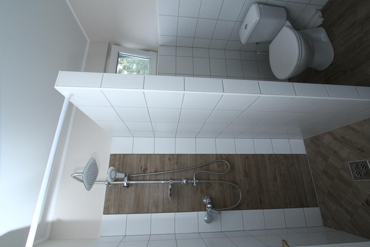 Ilona Apartmanhaz Komarom Luaran gambar